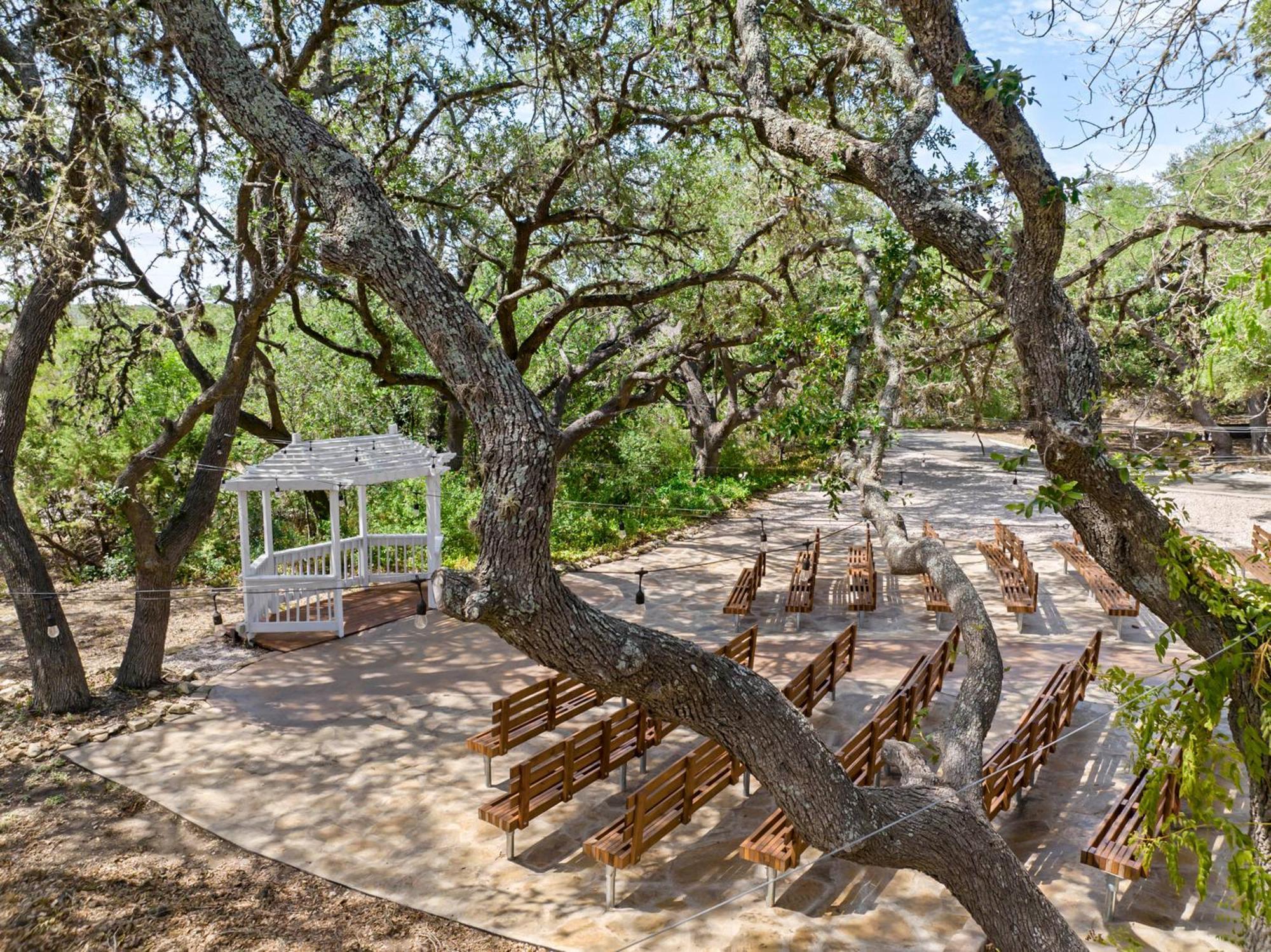 The Claire Hotel Canyon Lake Bagian luar foto