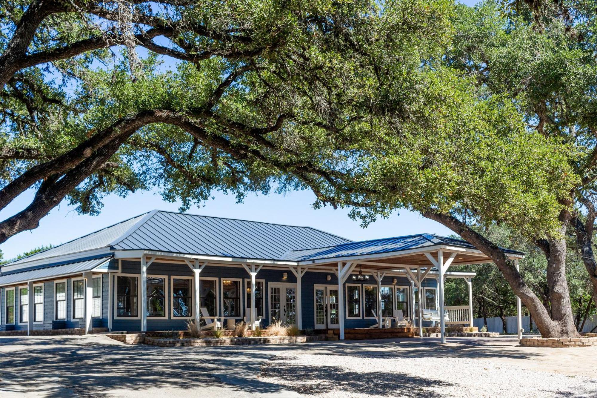 The Claire Hotel Canyon Lake Bagian luar foto